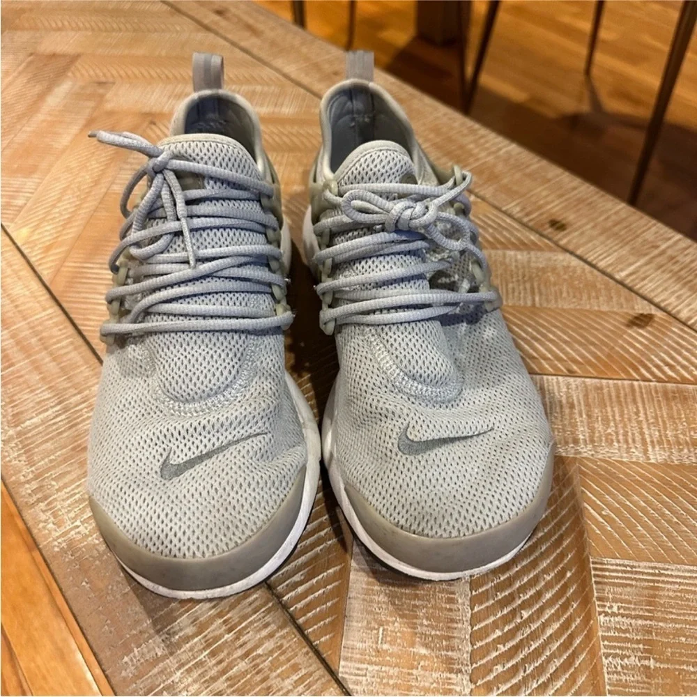 Nike Light Gray Athletic Shoes